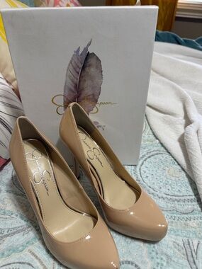 Jessica Simpson Beige Patent Pointed-Toe Pump